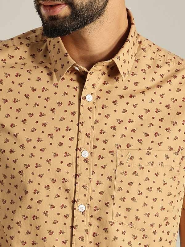 Indian Terrain Men's Slim Fit Half Sleeve Floral Print Khaki Shirt